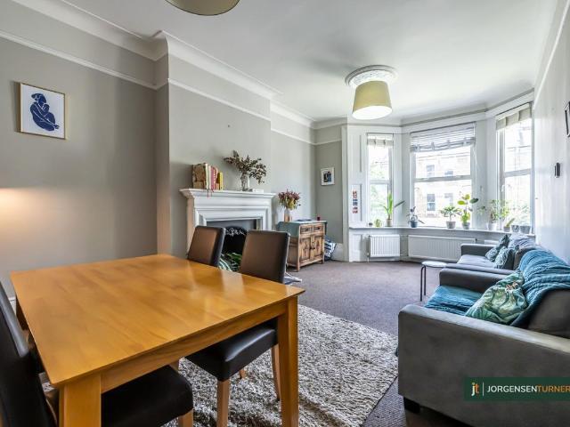Apartment for rent in Maida Hill, Greater London