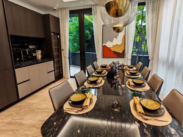 Apartment for sale in Tanglin Road