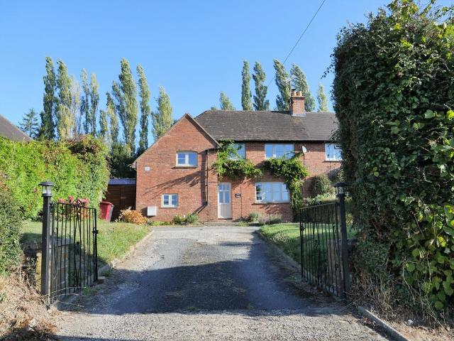 House for rent in Littlecote, West Sussex