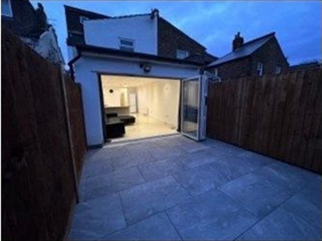 Apartment for rent in Balham, Greater London