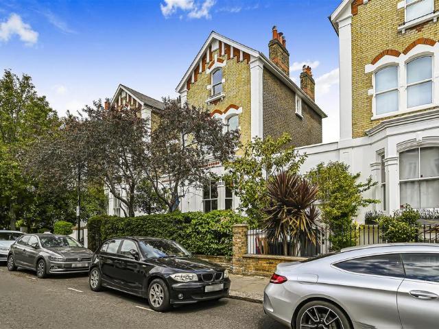 House for rent in Brompton, Greater London