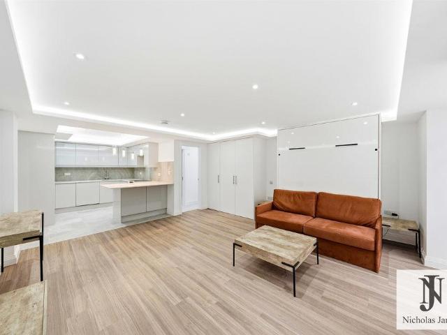 Apartment for rent in Highbury, Greater London
