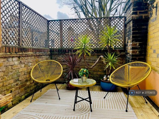 Apartment for rent in Highbury, Greater London