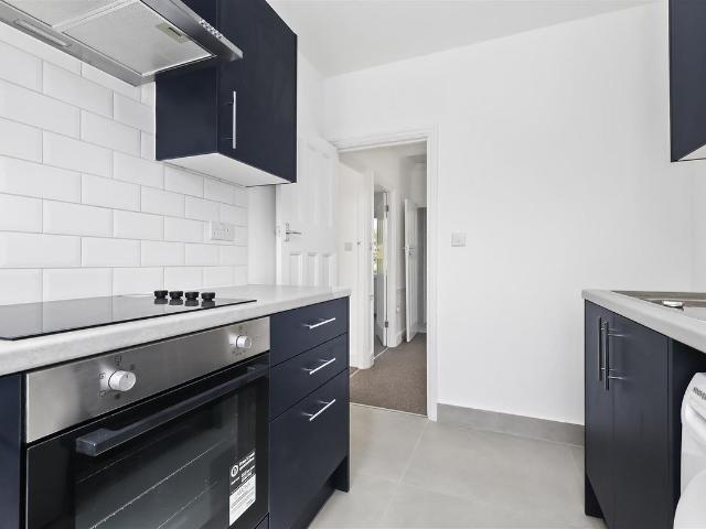 Apartment for rent in Brunswick Park, Greater London