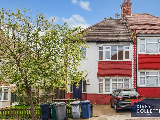 House for rent in Brunswick Park, Greater London