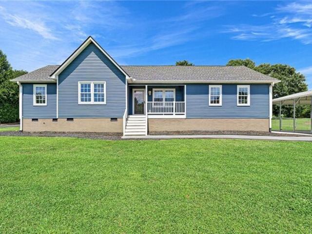 House for sale in Easley House for sale in Easley