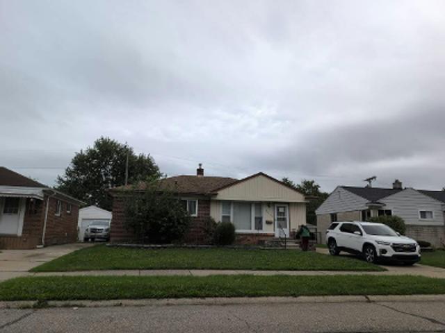 House for sale in Roseville, Macomb County