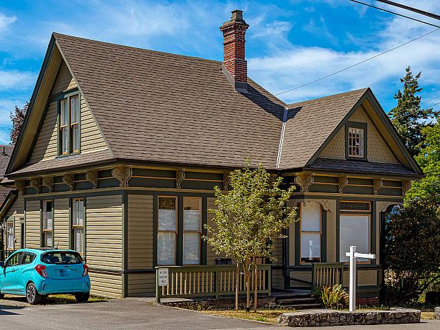 House for sale in Victoria, British Columbia