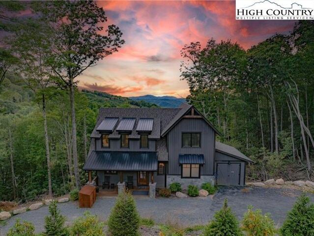House for sale in Elk Park