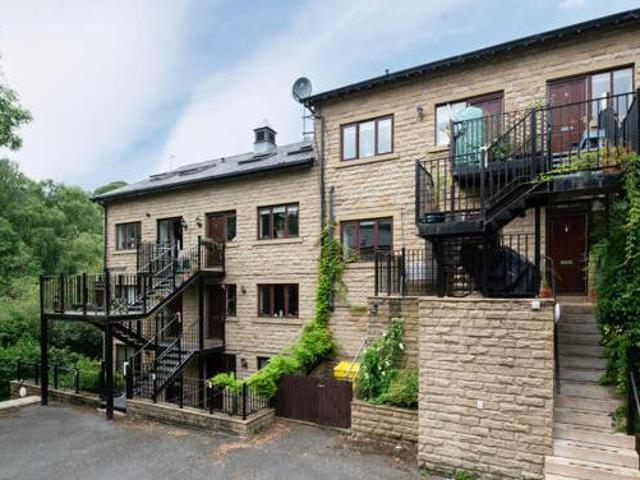 House for sale in Crossflatts, West Yorkshire