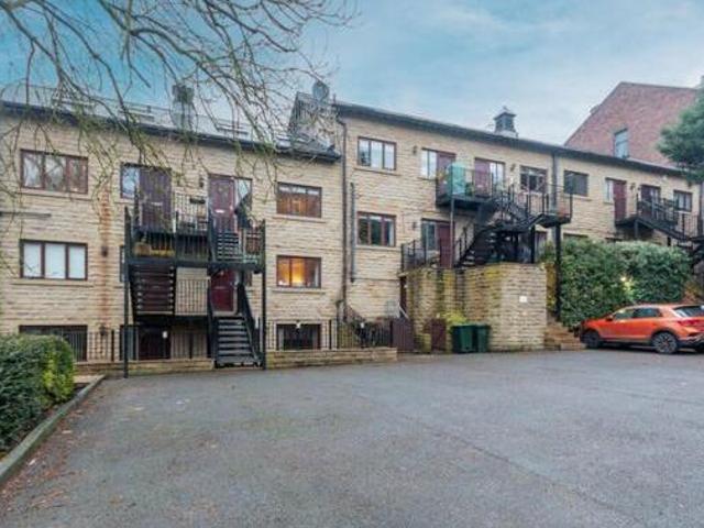 House for sale in Crossflatts, West Yorkshire