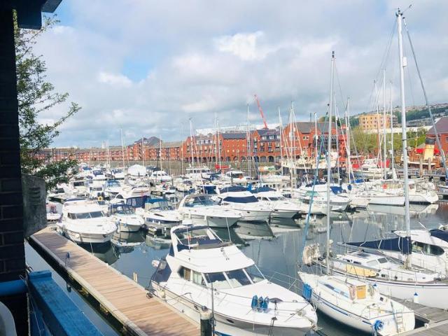 Apartment for rent in Waterfront, Swansea