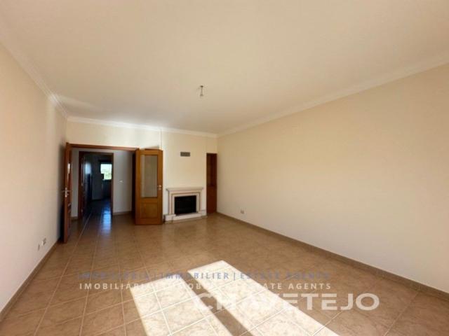 Apartamento alugar em Cidade de Santarém, Santarém