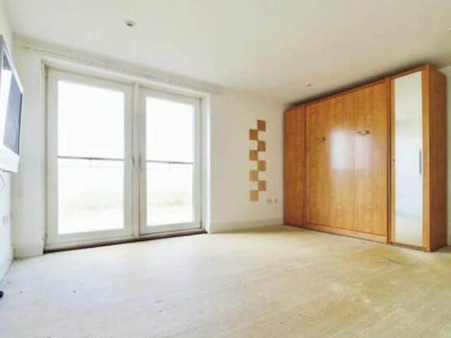 Apartment for rent in Cardiff International Sports Village, Falcon Lodge