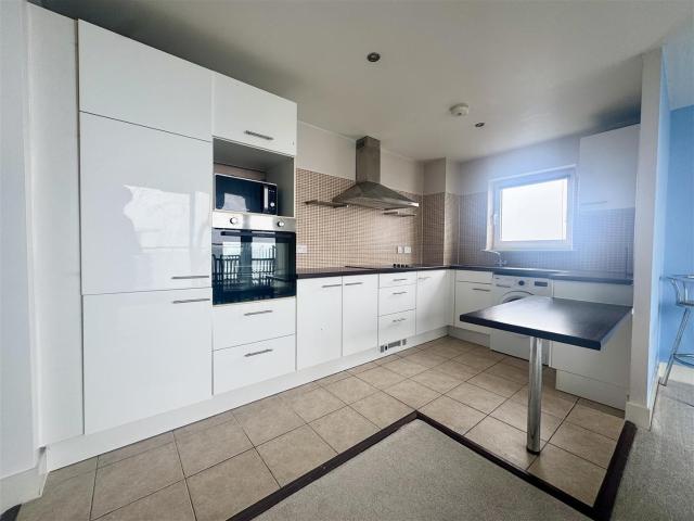 Apartment for rent in Cardiff International Sports Village, Falcon Lodge