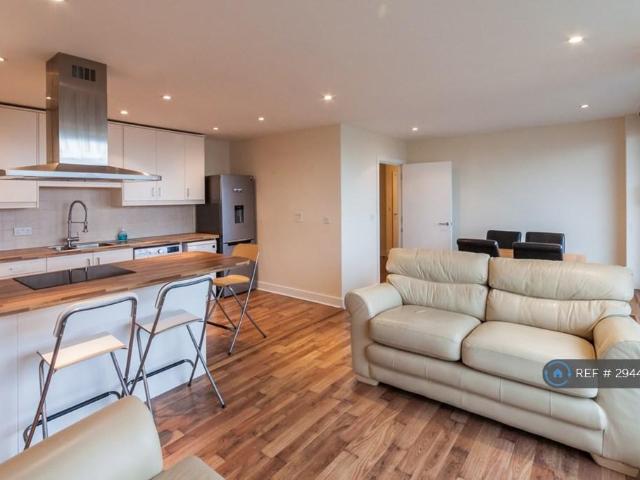 Apartment for rent in Cardiff International Sports Village, Falcon Lodge