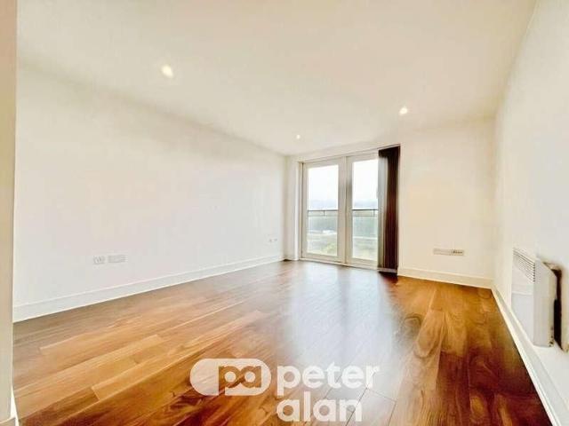 Apartment for rent in Cardiff International Sports Village, Falcon Lodge