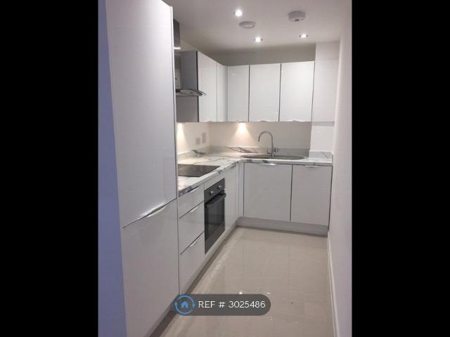 Studio for rent in Cardiff International Sports Village, Falcon Lodge
