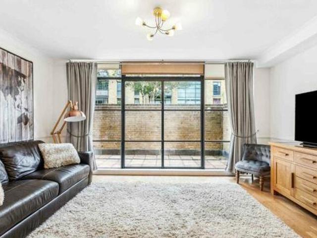 House for sale in Brentford End, Greater London