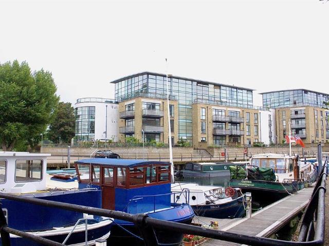Apartment for rent in London Borough of Hounslow, Greater London