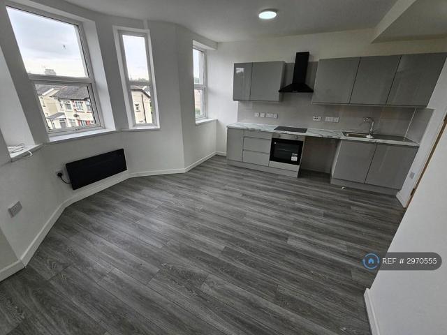Apartment for rent in Cardiff International Sports Village, Falcon Lodge