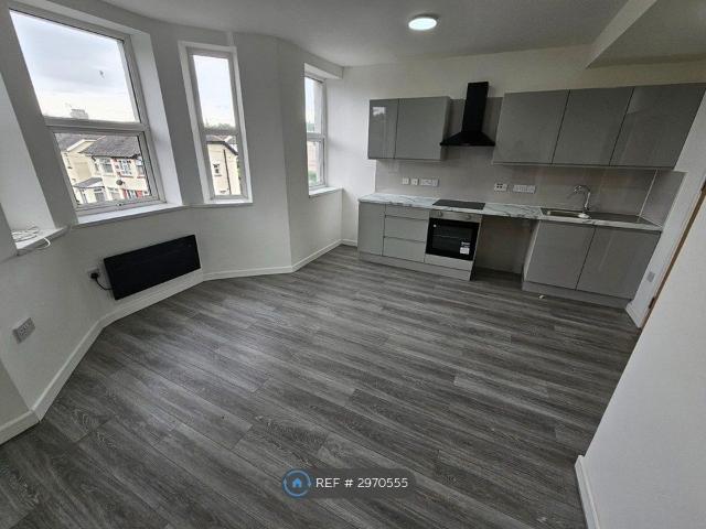 Apartment for rent in Cardiff International Sports Village, Falcon Lodge