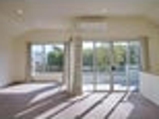 Apartment for rent in Chaslands, Canterbury