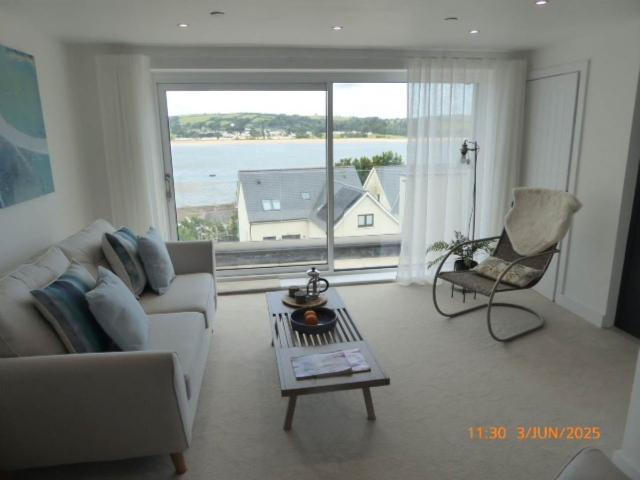 Apartment for rent in St. Ishmael, Ferryside