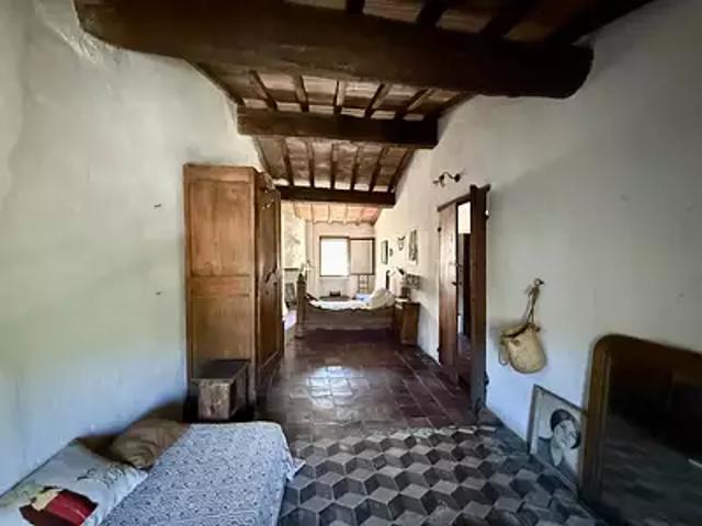 Maison vente à Narbonne, Feuilla