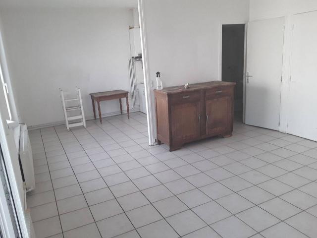 Studio location à Randan, Feurs