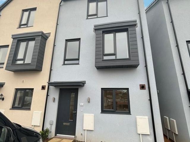 Apartment for rent in Gibbonsdown, Barry