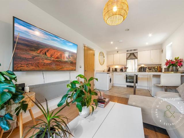 Apartment for rent in Falcon Lodge, Wales