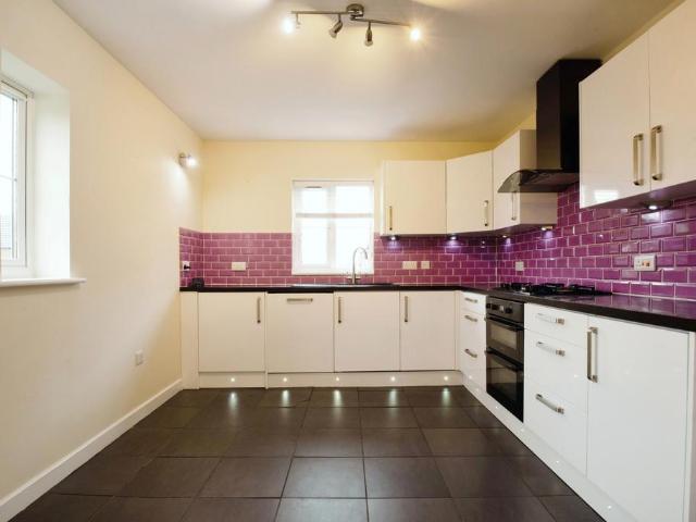 Apartment for rent in Birchgrove, Cardiff