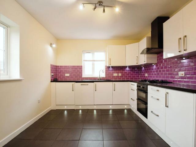 Apartment for rent in Birchgrove, Cardiff