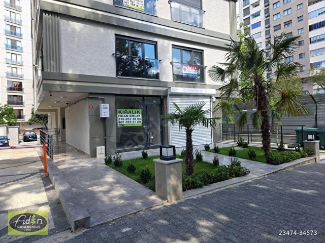 Merdivenköy Mahallesi, Kadıköy içerisinde satılık Dükkan
