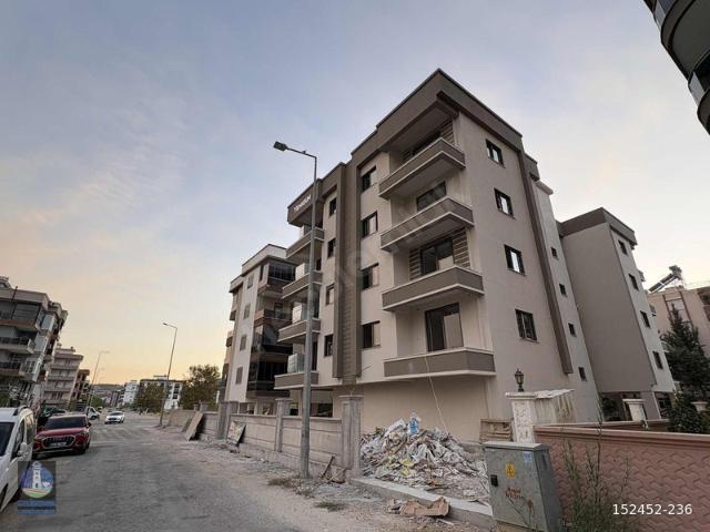 Kum, Finike içerisinde satılık mülk