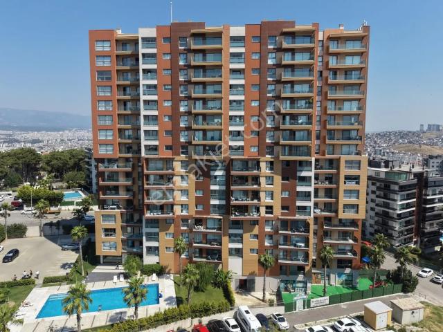Karabağlar, İzmir içerisinde satılık mülk