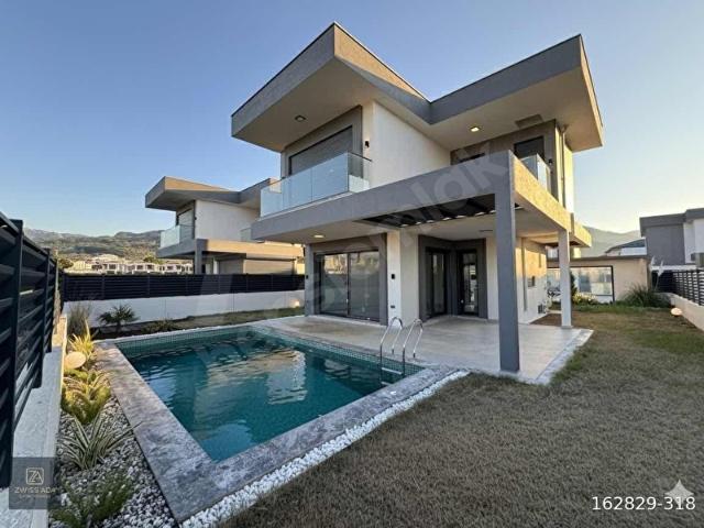 Güzelçamlı Mahallesi, Kuşadası içerisinde satılık Villa