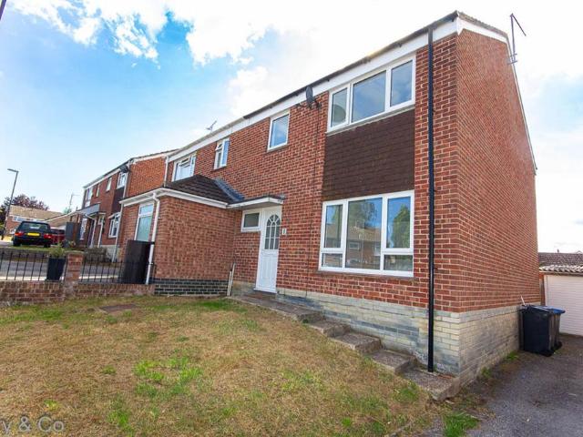 House for rent in Perryfields, West Sussex