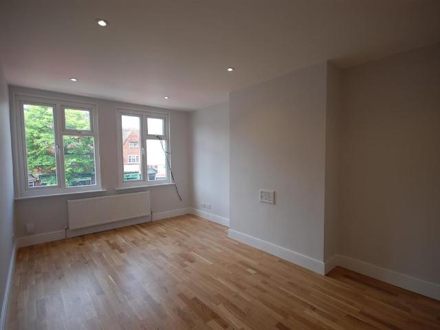 Apartment for rent in Eastcote, Greater London