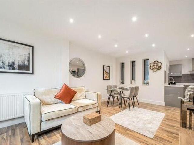 House for sale in Pinner, Greater London