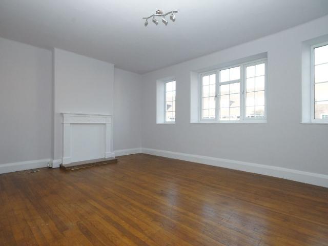 Apartment for rent in Eastcote, Greater London