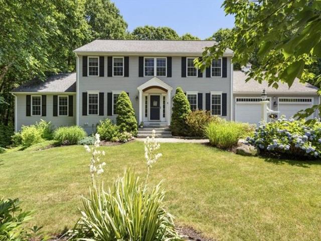 House for sale in Medway, Massachusetts