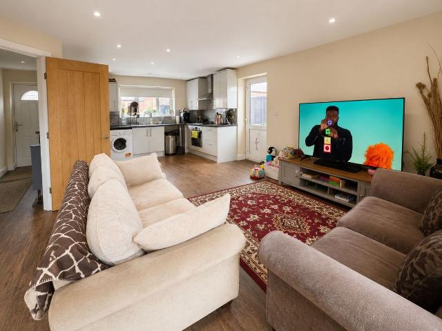 House for rent in Elmfield, Leicestershire