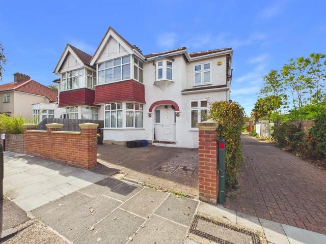 House for rent in London Borough of Richmond upon Thames, Greater London