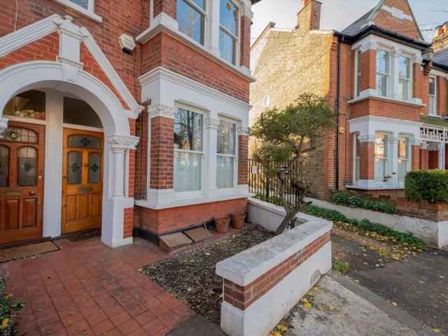 House for rent in London Borough of Ealing, Greater London