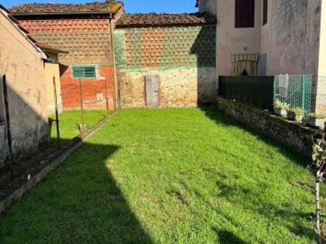 Rustico in vendita a Capannori, Toscana