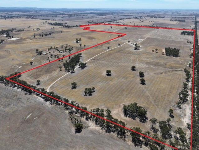 Cottage for sale in Fiery Flat, Victoria