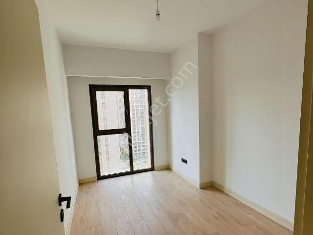 Kadiköy, İstanbul içerisinde kiralık mülk