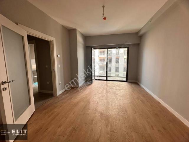 Kadiköy, İstanbul içerisinde kiralık mülk
